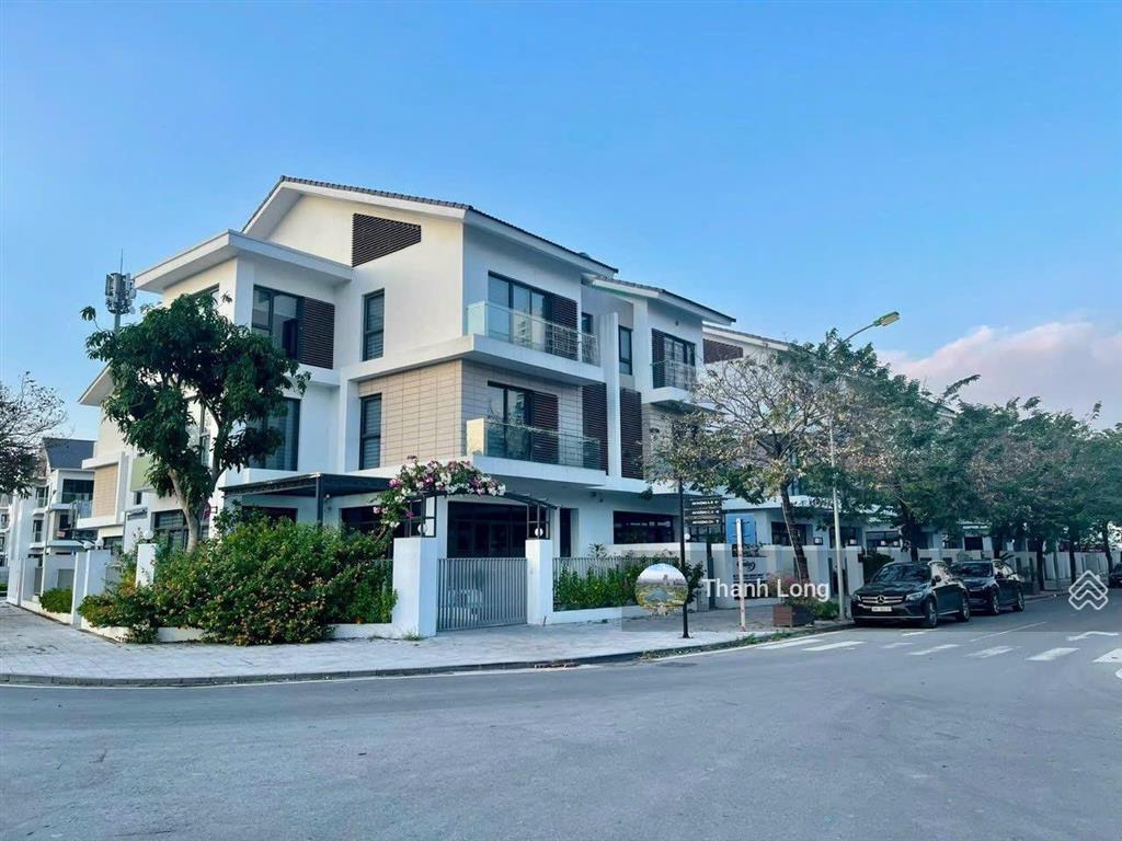 Chính chủ bán nhanh căn góc bt an vượng villa 230m2, mt 26m đường đôi 28m, sát hồ tvh. giá 45 tỷ