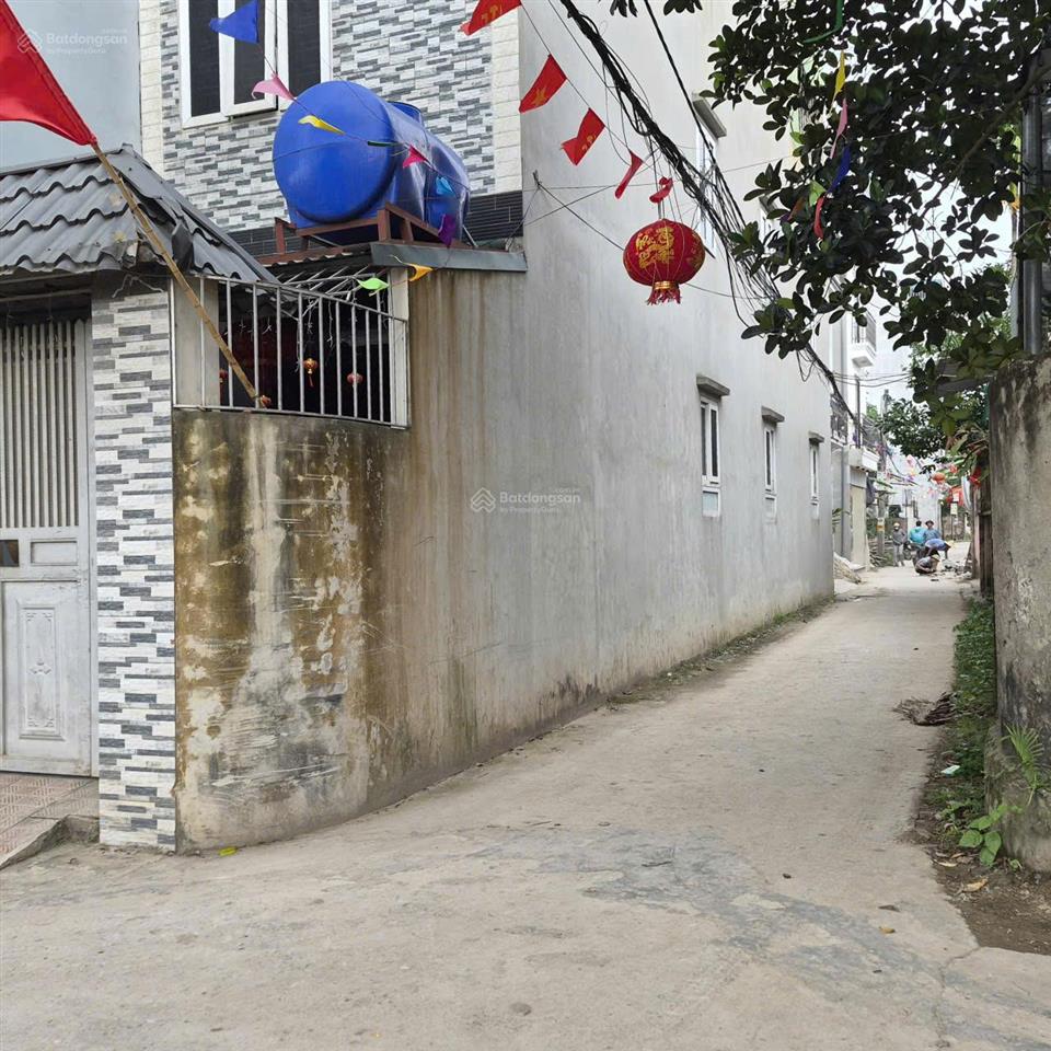 Đất thổ cư 60m2 trục ngõ thông ô tô sát ngay trường đhsp thể thao phường chương mỹ tp hn.