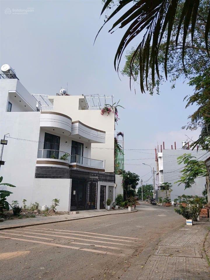 Kẹt tiền bán gấp lô đất view sông, gần phú hữu, 74 m2 giá tốt, đường rộng 10m 0934 652 ***