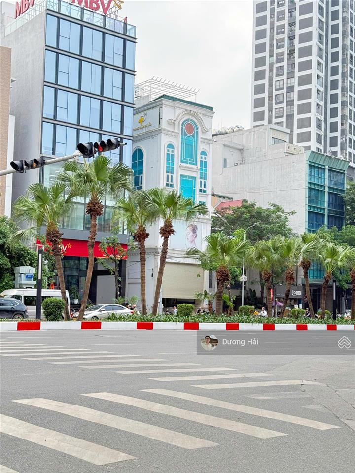 Bán nhà mặt phố trần quốc hoàn cầu giấy 195m 8 tầng thang máy kdvp vỉa hè rộng