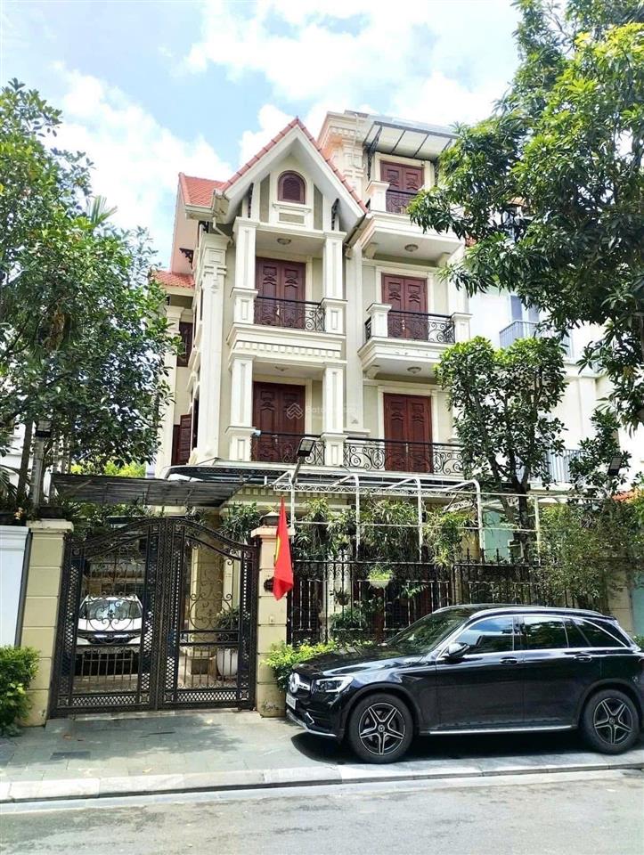 Hàng hiếm biệt thự 200m² việt hưng 3 mặt vườn hoa mt 11m giá dưới mặt bằng