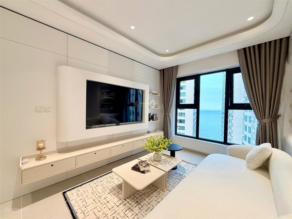 Kiều trinh căn hộ vip tầng cao giá mềm hiếm có view khe biển cực mát hàng hiếm tại oc3