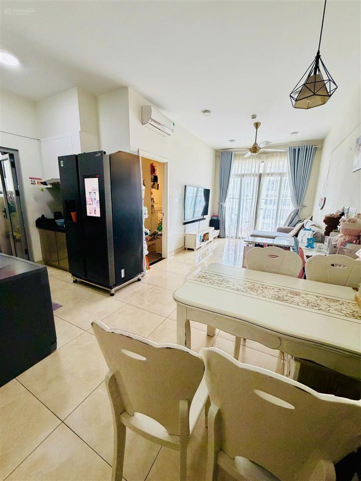 Bán căn 2pn luxgarden, 69m2, tầng có sân vườn chung, sổ hồng, như hình