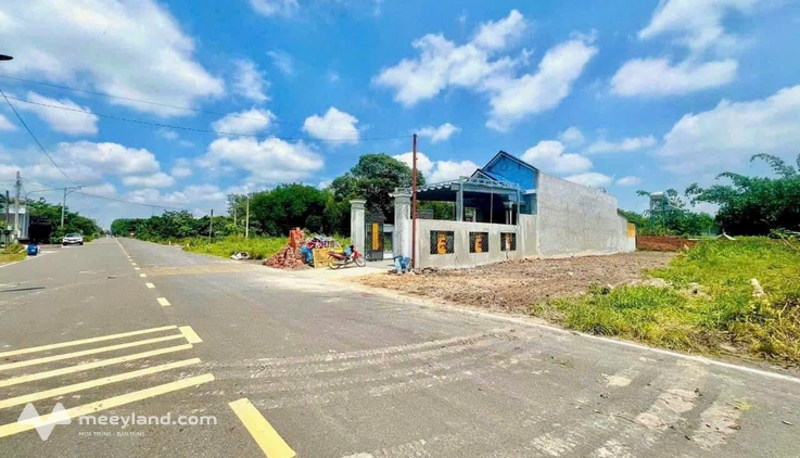 Kẹt tiền bán 5m x 52m = 260m2 đất thổ cư, gần Quốc lộ lớn thông ra khu công nghiệp đang hoạt động, gía 395 triệu