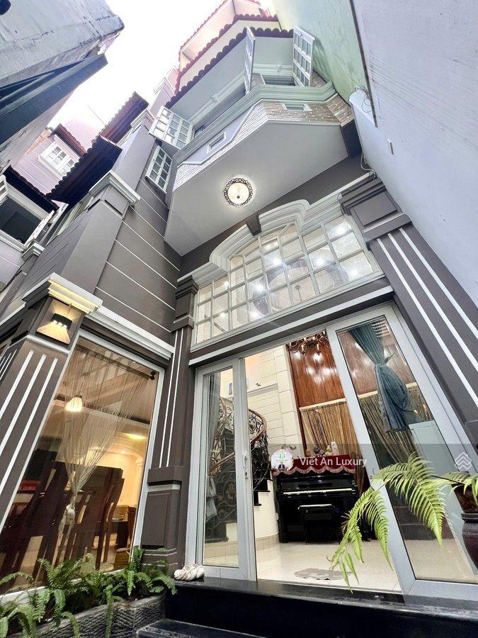 Nhà phố mà là villa mini đặng dung quận 1 ngang 11m không gian sống riêng tư giữa trung tâm