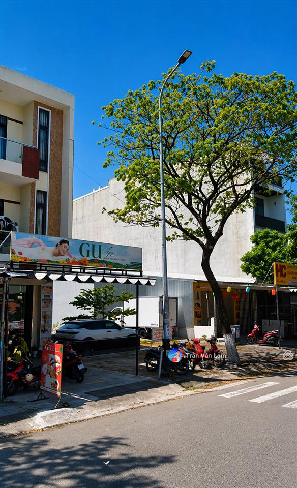Mặt tiền kinh dương vương (27m) đất ngang 10m cách biển 300m vị trí trung tâm 0905 321 ***