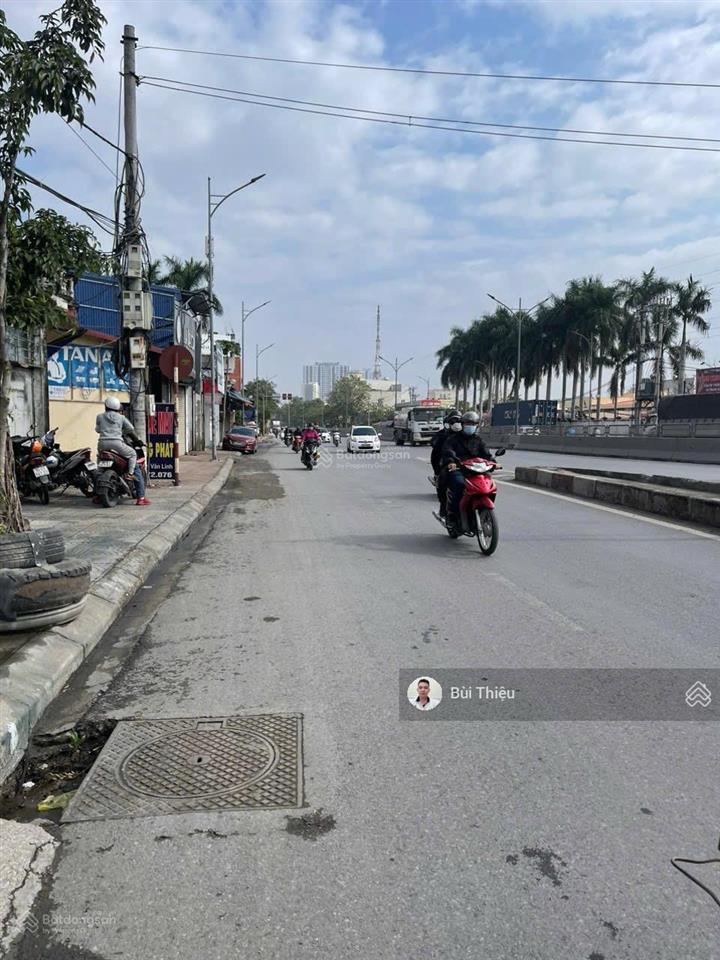 Mặt đường nguyễn văn linh ngay ngã 4 phúc tăng đang cho thuê kinh doanh