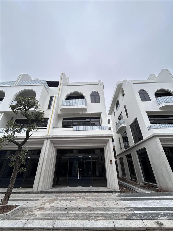 Chính chủ cần bán liền kề 120m2 xẻ khe dự án vaquarius văn giang mt 8m giá 16tỷ, đã có sổ