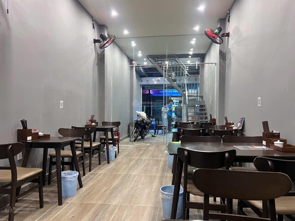 Bán nhà mặt tiền tôn đản 2 tầng quận 4