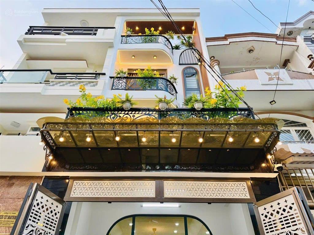 Nhà nằm vị trí đẹp xe hơi ngủ trong nhà gần trường chinh cộng hòa nhà ga t3. 4.5x17m hẻm thông 6m