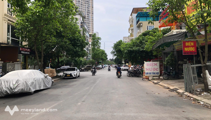 Bán biệt thự sân vườn Văn Khê, Hà Đông, lô góc mặt tiền 60m, giá tốt