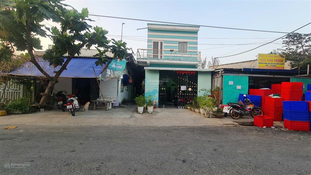 Bán dãy nhà trọ 15 căn, dt đất 300m2 gần kcn long hậu và kcn hiệp phước, giá 6,9 tỷ