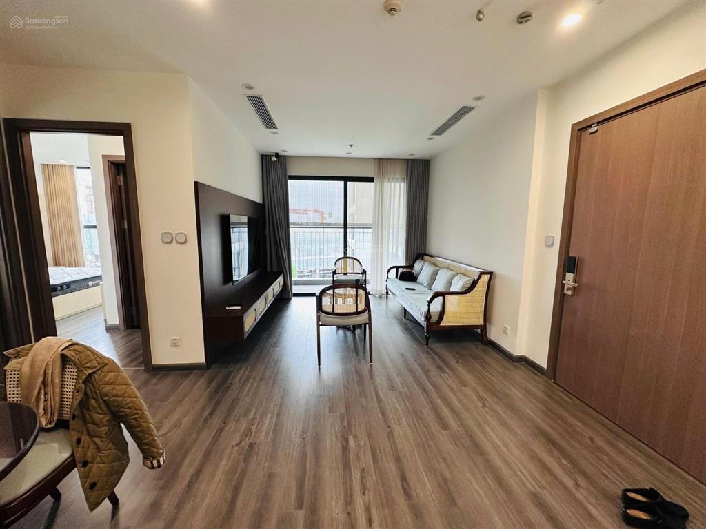 Bán gấp 2pn góc 74,1m2 sẵn sổ tòa r1.01 zenpark, giá 5.2 tỷ, hướng đn (đã giảm)