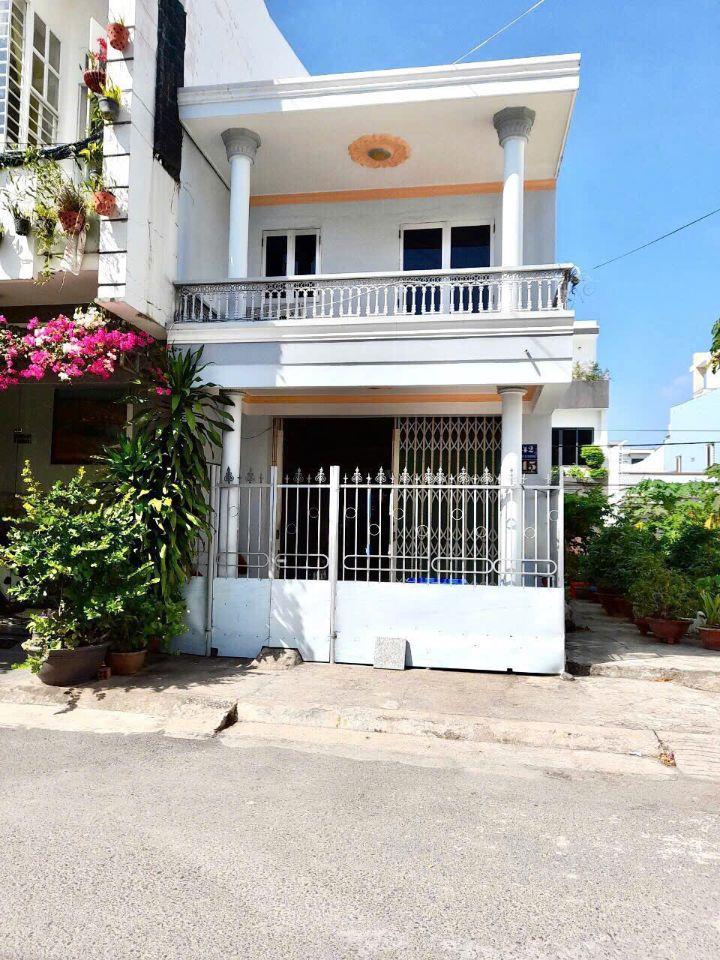 Bán nhà Hàng hiếm-DT62m2-2tầng-3PN-2MTôtô-Hòn xện-Bắc Nha Trang-chỉ 4t480t