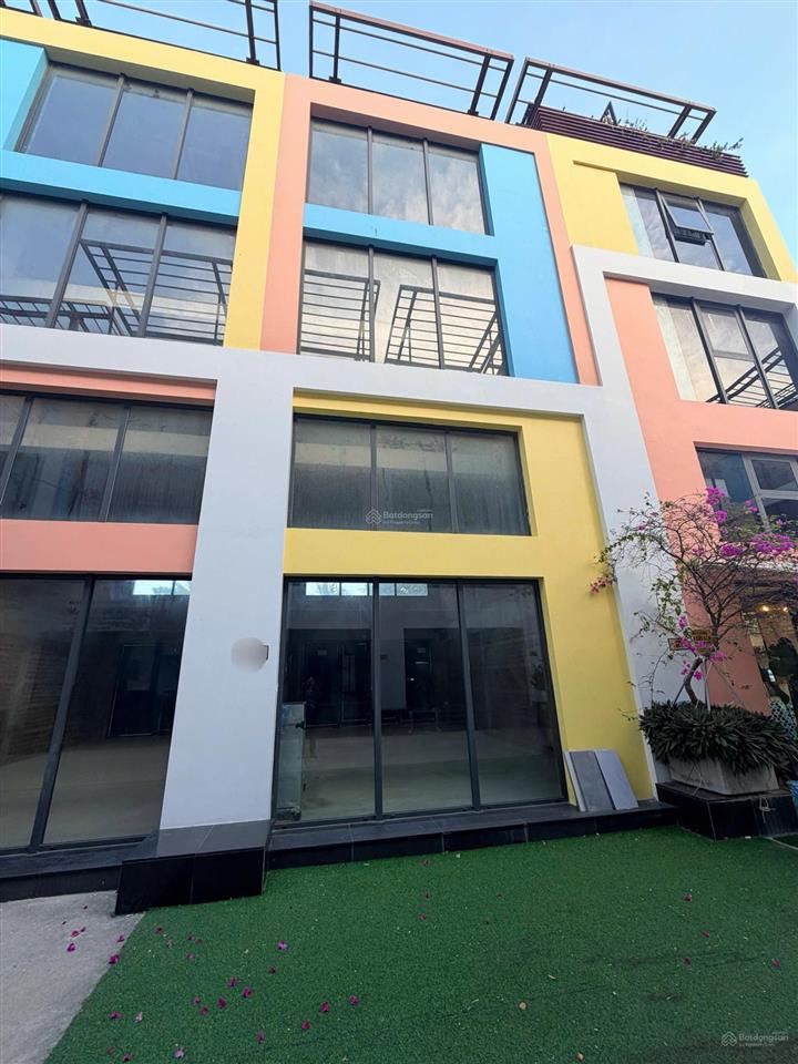 Bán shophouse la tiên trực diện biển 2 mặt tiền, dtsd 197,5m2, đã có sổ hồng hoàn công