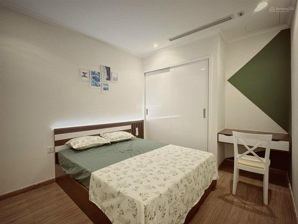 Quá rẻ căn 2pn park hill giá 8,1 tỷ tầng trung đẹp. em 0901 793 ***