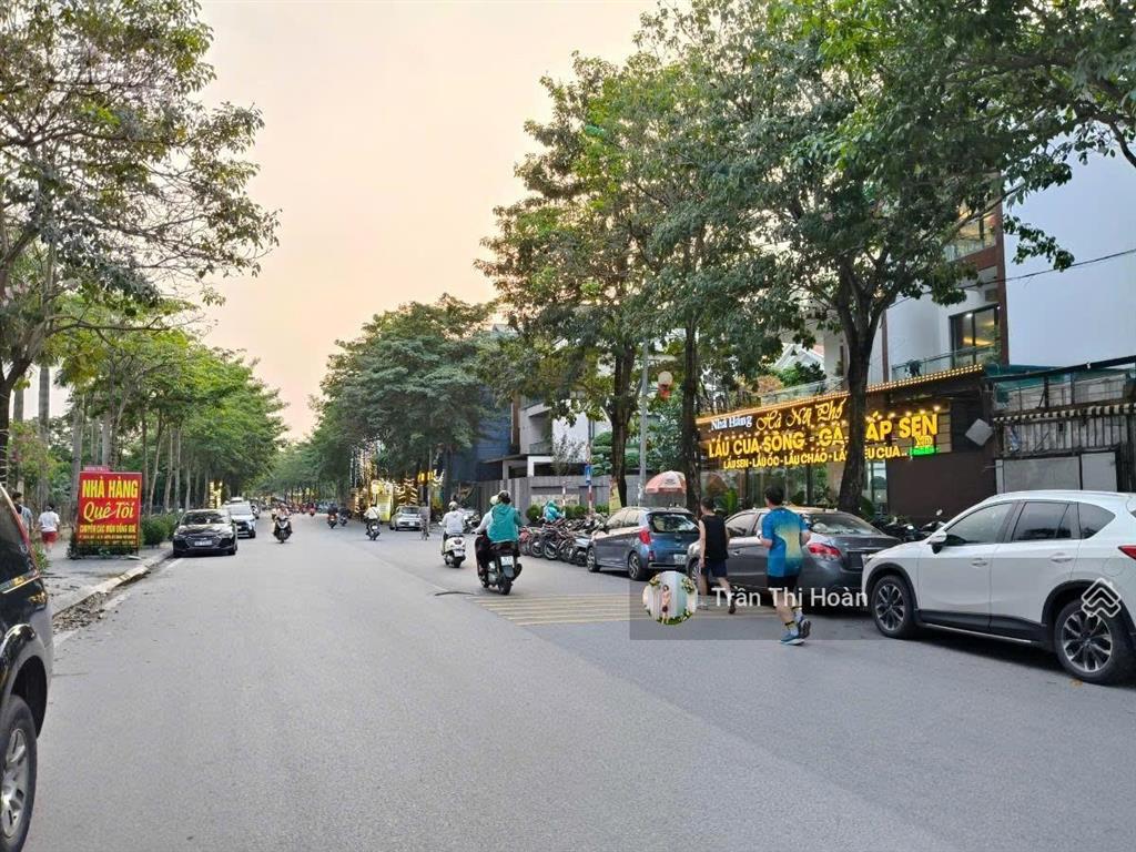 Chính chủ cần bán bt view hồ thành phố giao lưu, chỉ 4xxtr/m2, kinh doanh sầm uất. 0977 434 ***