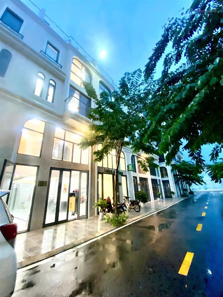 Bán nhà phố thương mại 5 tầng, 8 căn hộ mini cho thuê, pc châu âu, sổ hồng hoàn công, ht vay 70%