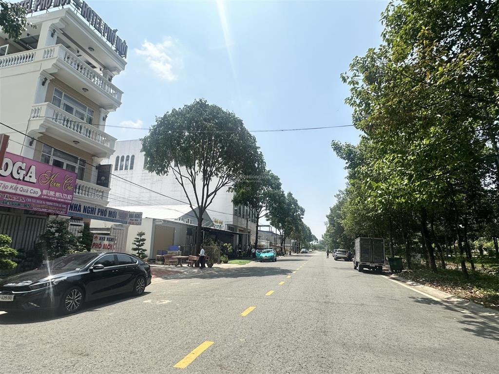 Bán đất đối diện ga metro vòng xoay a1 chu văn an tại thành phố mới, gần trường nguyễn khuyến