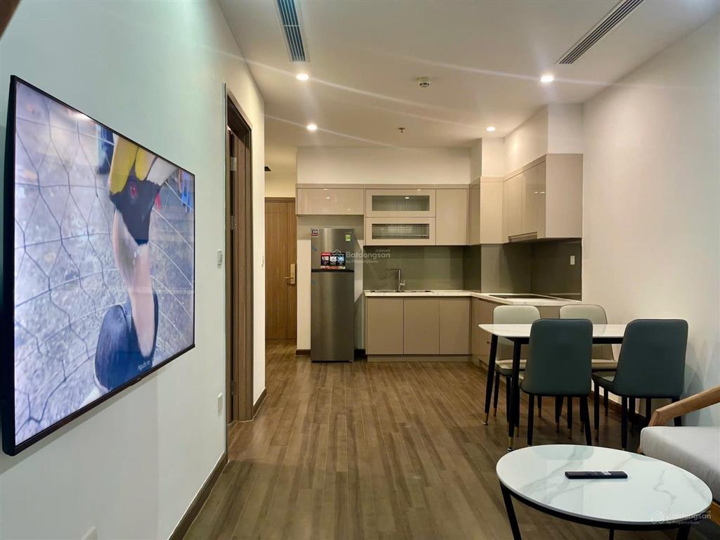 Bán gấp căn 2 ngủ 2 vệ sinh full nội thất, nhà mới giá cực tốt dự án vinhomes symphony riverside