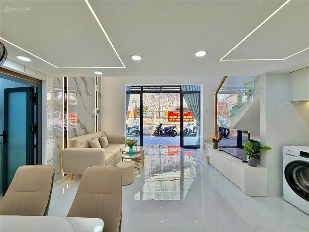Bán gấp nhà ngay nguyễn xí, phường 26, quận bình thạnh, ngang 8m, dt 85m2, giá bán 9,2 tỷ