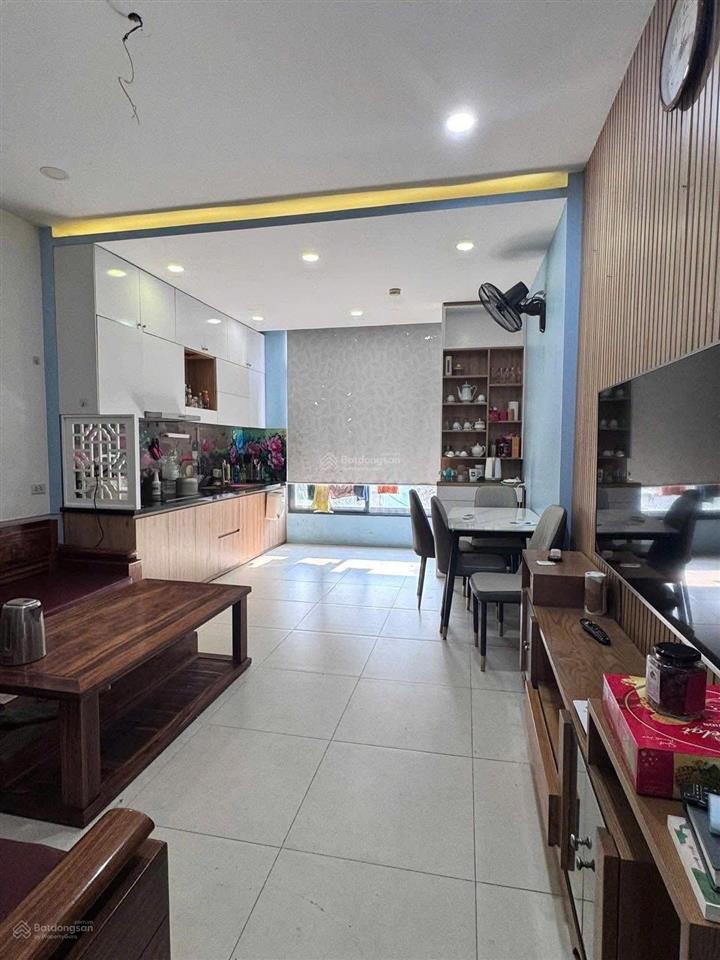 Nhà 4 tầng đặng tất hẻm ô tô cách biển hòn chồng 300m giá 7,5 tỷ