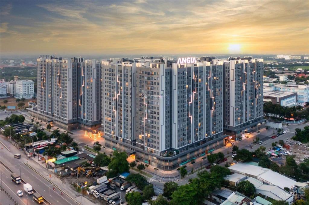 Căn 2pn loại 60m2 + 4m2 sân vườn cần bán đầy đủ nội thất thiết kế nhà còn rất mới. 0909 086 ***