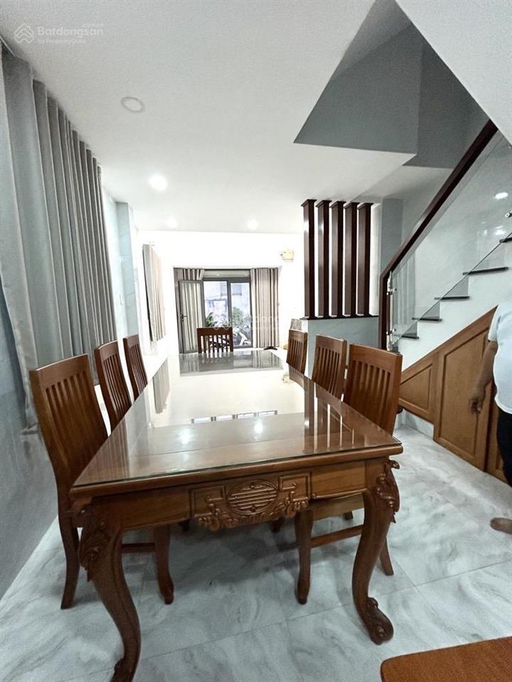 Gần hoàng trọng mậu q7, 4 tầng 5pn full nội thất xịn, xe hơi ngủ trong nhà, dt 4x15m, chỉ 11 tỷ 9