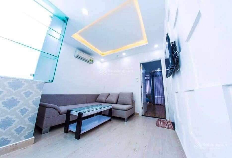 Nhà chdv q4 thu nhập 45 triệu/th. giá 9 tỷ. 5mx16m. 10ph. gần q1, đh nguyễn tất thành. đh luật