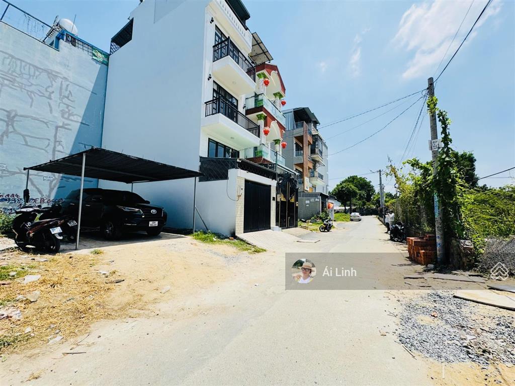 Hàng fo bán đất linh đông 100m2 (5x20) full thổ góc 2 mặt hẻm xe hơi sát vành đai 2 khu dân trí