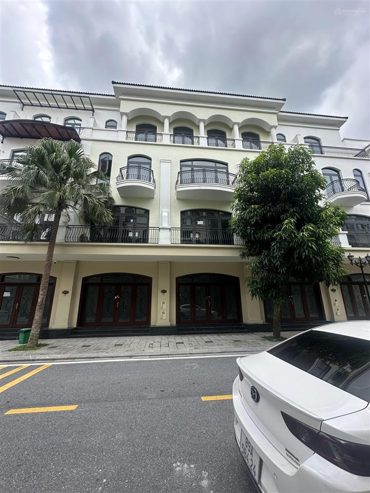 Chính chủ cần bán gấp giá 7.9 tỷ căn liền kề 58,5m2 gần công viên chung cư tại vinhomes oceanpark 2