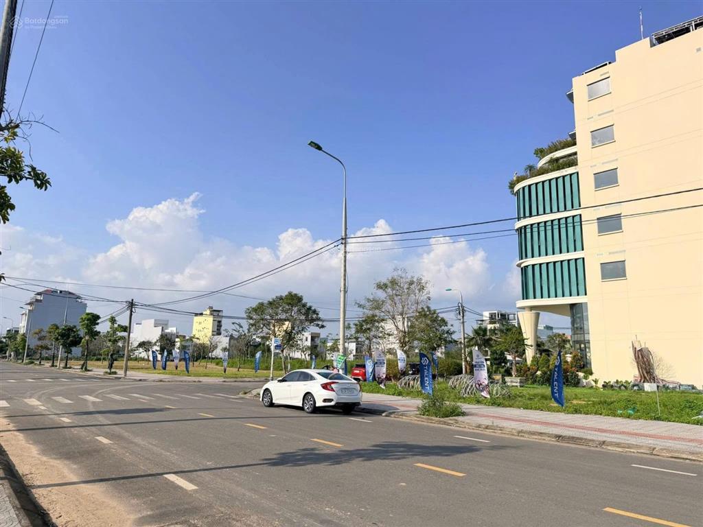 Bán lô mt đường 29/3 gần nguyễn phước lam, dt 120m2, giá 10 tỷ **