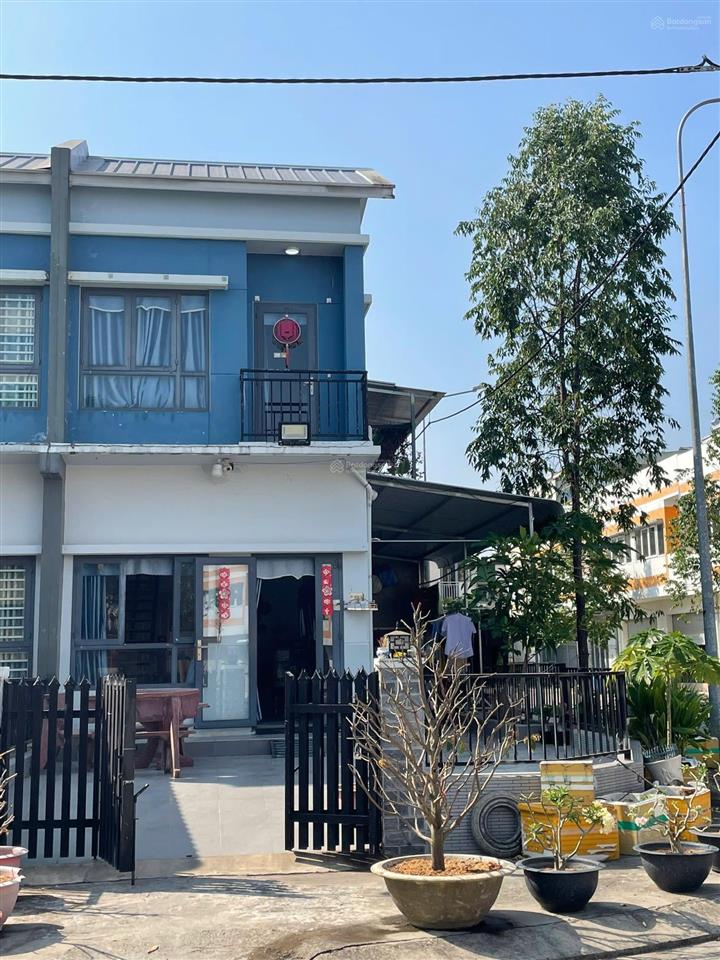 Nhà 2 tầng xây sẵn, sổ hồng trao tay, hạ tầng hoàn thiện, dân cư đông đúc ngay kđt oasis city