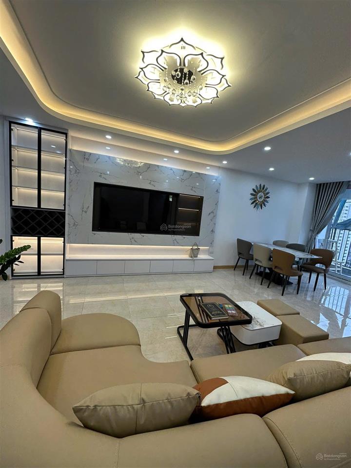Bán căn hộ cc vĩnh hoàng hoàng mai. dt 70m2 2 pn 2 vsinh. giá 3,8 tỷ. 0983 282 ***
