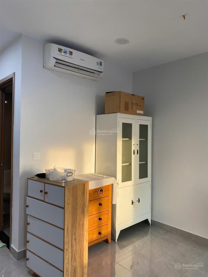Bán gấp căn studio căn hộ legacy giá 990 triệu bao hết phí, có nội thất. 0376 721 ***