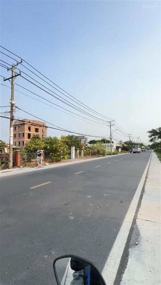 Hiếm mặt tiền thanh niên 602m2 đất, 300m2 thổ cư, ngang 10m dài 60m, sát tỉnh lộ 10