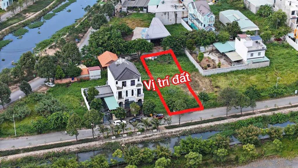 Bán lô đất biệt thự ngay sát đường chính bờ sông vị trí kinh doanh 220m2 bán 8tỷ8 tl chính chủ