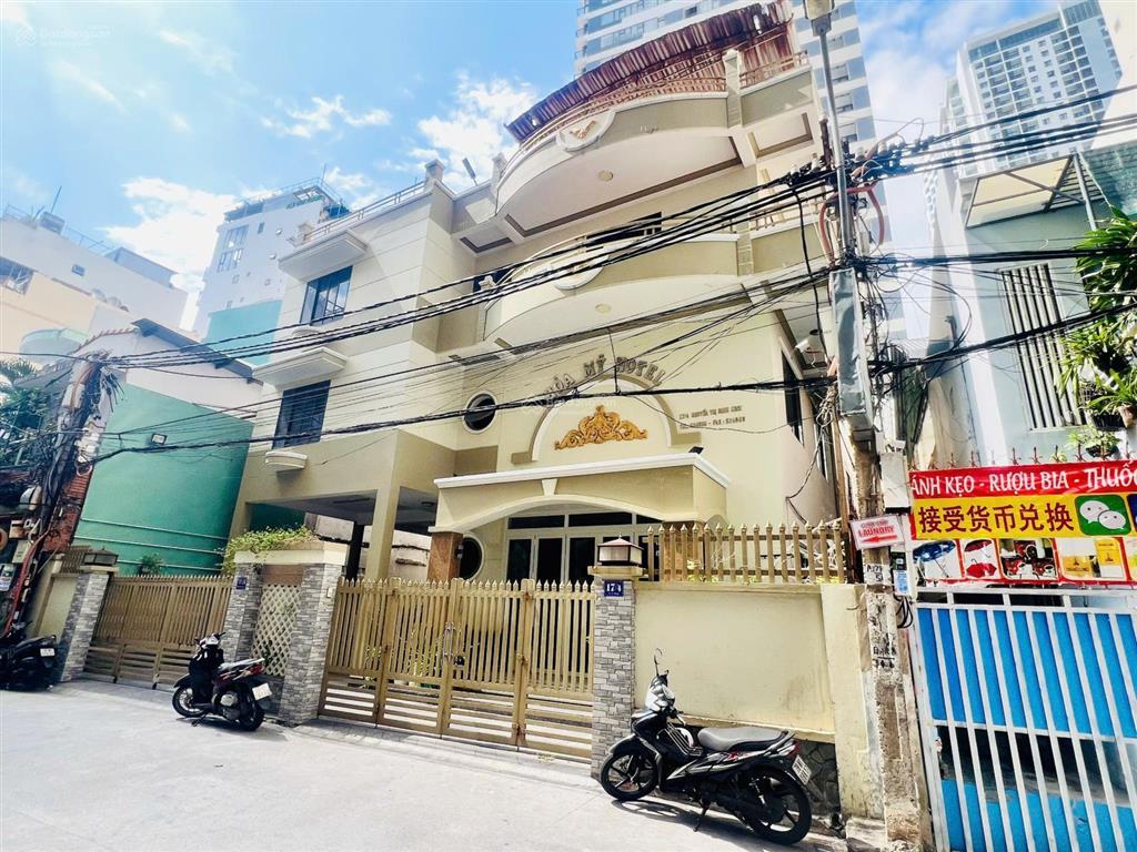 Bán đất nở hậu tặng khách sạn phố tây cách biển vài bước chân