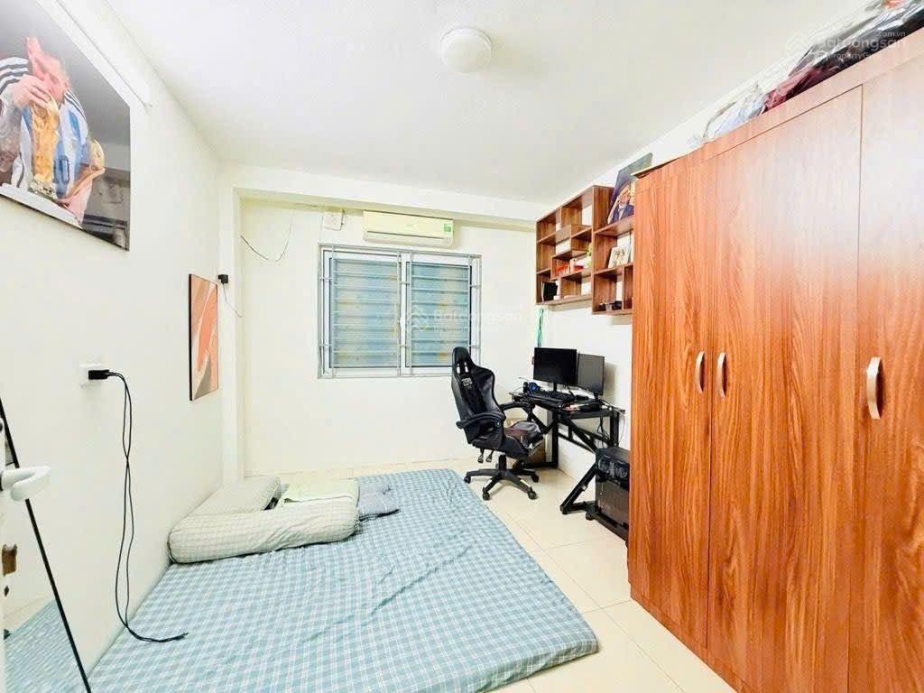 5,8 tỷ, hiếm tạ quang bửu, lê thanh nghị lô góc 5 tầng, gần bách, kinh, xây,vài bước ra mặt phố