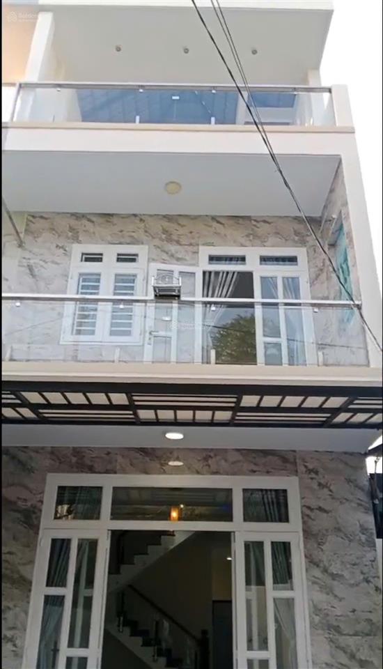 Bán nhà mới 3 tầng xe hơi đậu trong nhà đường gò dưa tam bình thủ đức dọn vào ở ngay