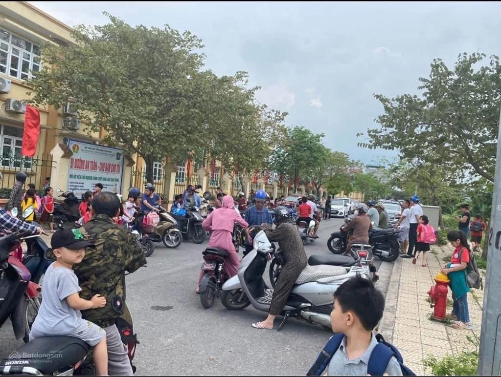 Bán đất đấu giá bình mỹ dt 105m2 mt 5m ngay khu trung tâm hành chính thị trấn bình mỹ 0977 167 ***