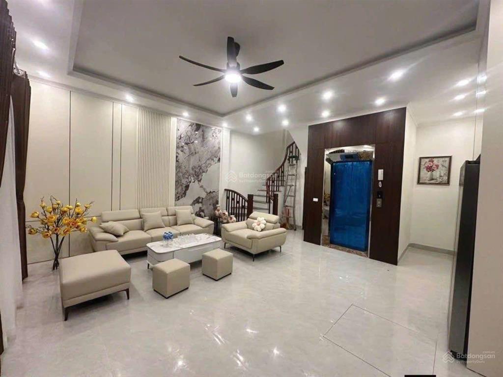 Hiếm có tại việt hưng gần bigc long biên nhà xây độc lập 6 tầng thang máy dt 50m, mt = hậu 5m