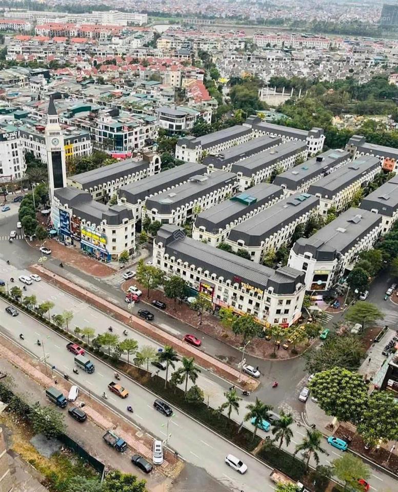 Một trong số ít 1 la casta 2 mặt đường lớn dt 88m² 5 tầng mt 5m. vị trí đẹp kinh doanh. chỉ 23 tỷ