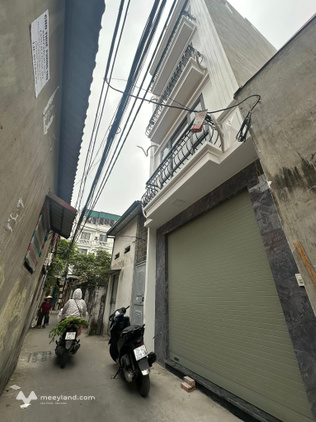 Bán nhà 6 tầng mới, thang máy, gần chợ Đại Từ, gần đường ô tô