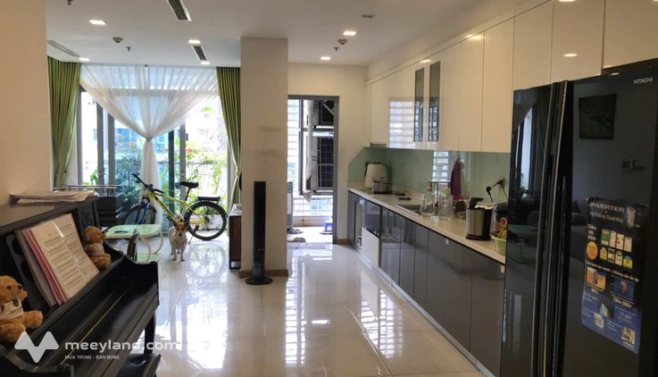 Cho thuê rẻ căn hộ cao cấp 120m2 Vinhome Central Park Bình Thạnh, thành phố Hồ Chí Minh