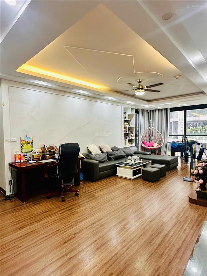 Xuống nhà đất chính chủ bán gấp căn góc 3 ngủ + 1 tầng trung tòa tsq mỗ lao giá 10,9 tỉ
