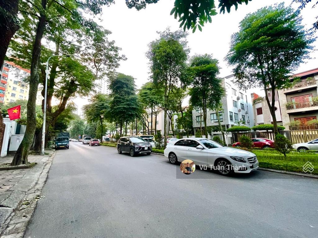 Bán liền kề c37 bộ công an đường lê văn lươngphân lô vỉa hè 3 oto tránh đỗmặt tiền 9mgiá đầu tư