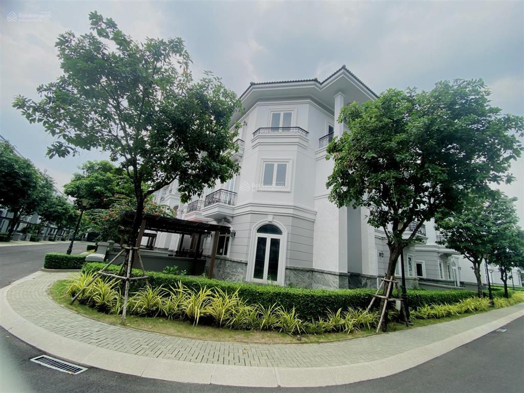 Phodong village quận 2 bán căn biệt thự 3 mặt tiền sol villas giá 22,2 tỷ. hotline 0908 137 ***