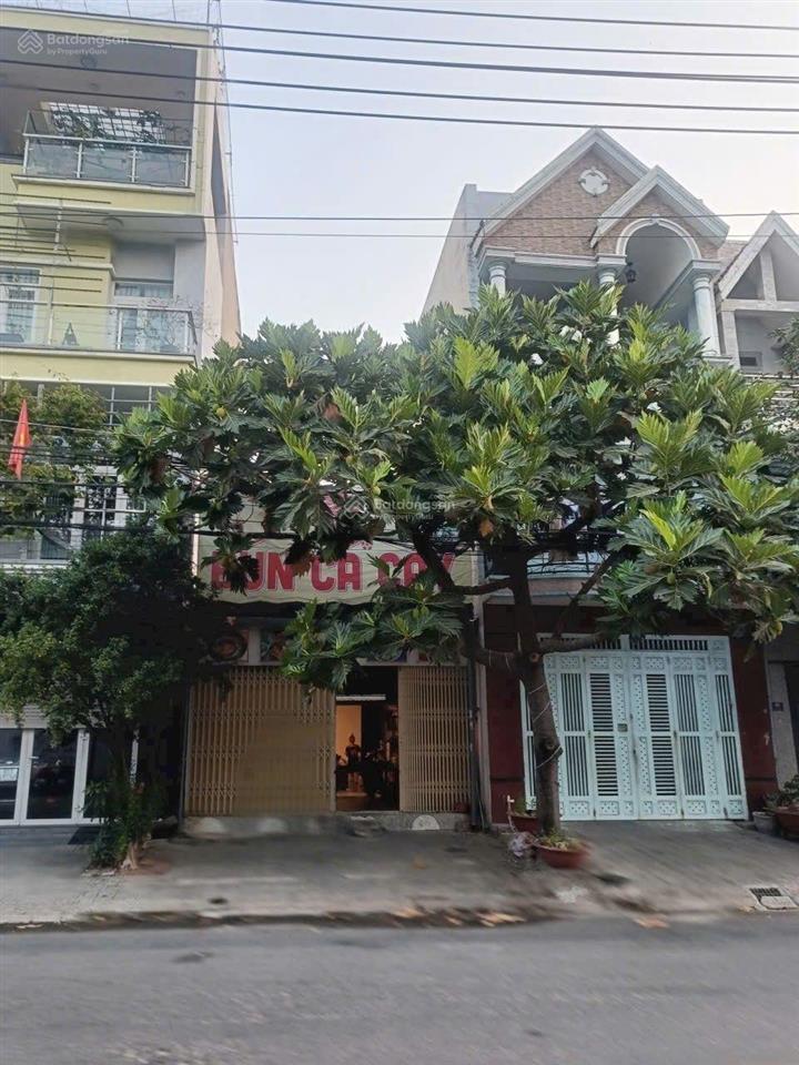 Bán đất tặng nhà cấp 4 mặt tiền kinh doanh khu trung tâm hành chính dĩ an
