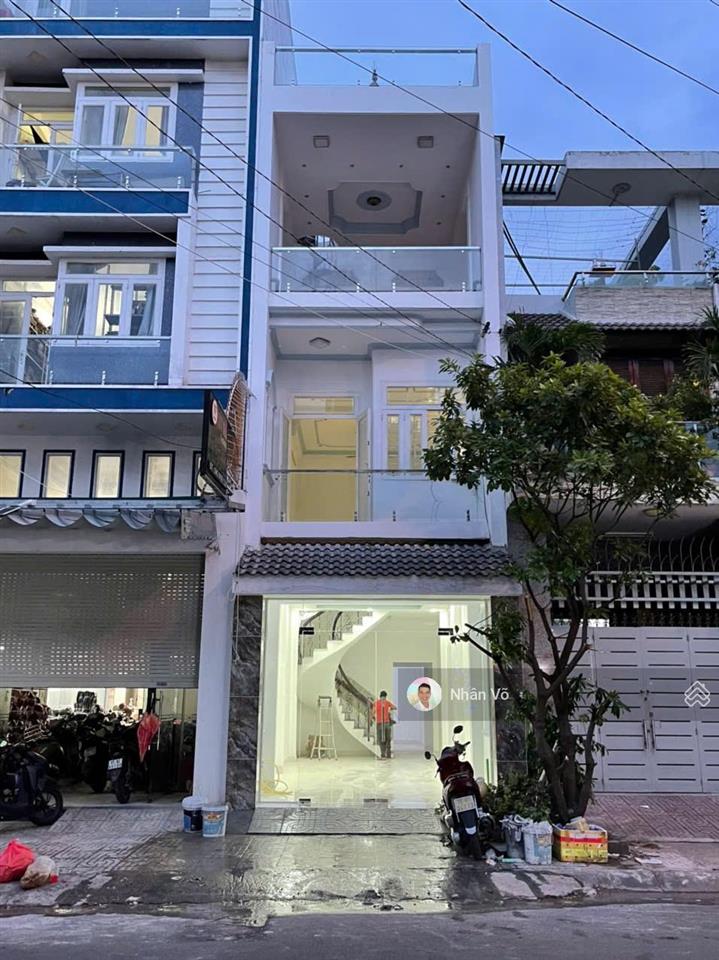 Mặt tiền đường võ công tồn. dt 4x22.5m, gần tân hương. đúc 2 lầu. giá 11.5 tỷ tl